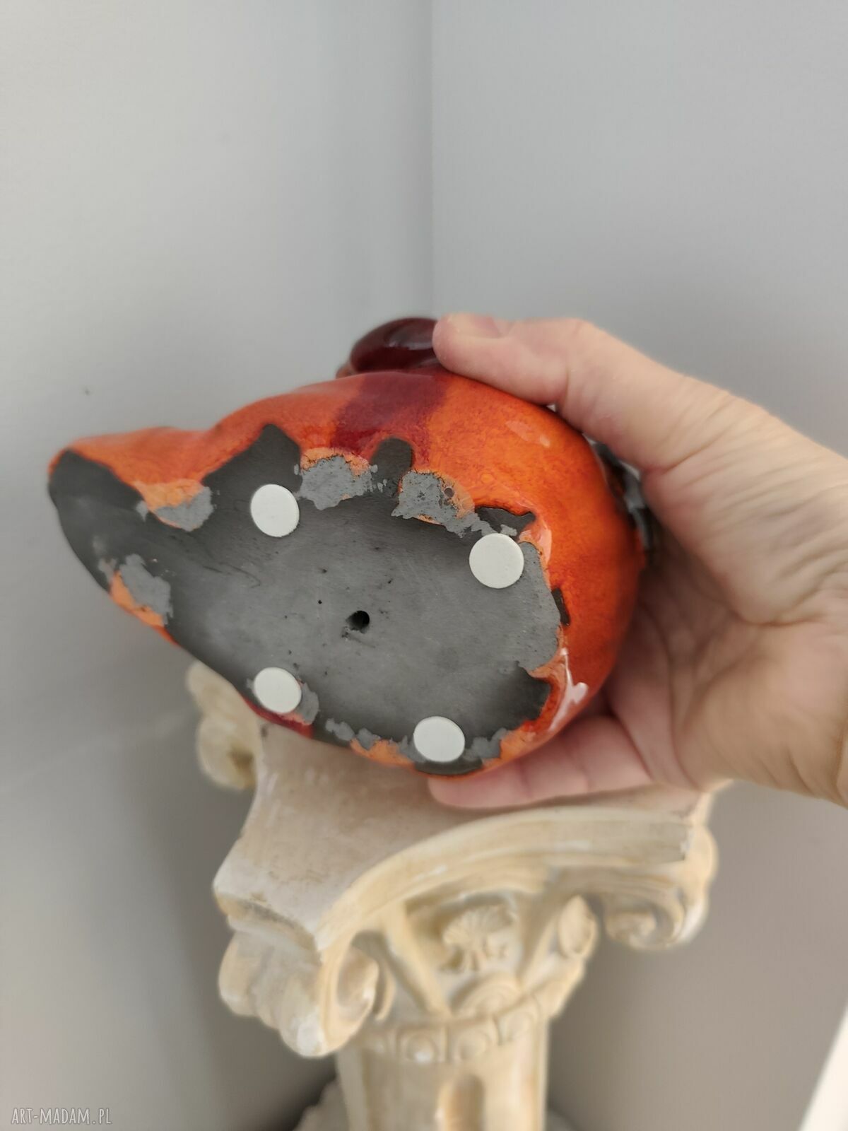 Ptak ceramiczny - figurka grubego wróbla ręcznie szkliwiona