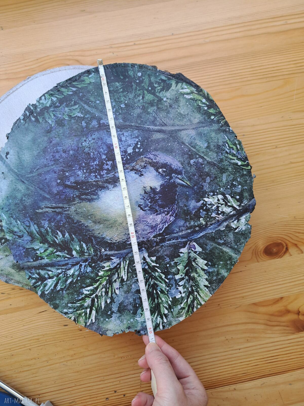 Drewniana podstawka dekoracyjna 30 cm z grafiką ptaszka