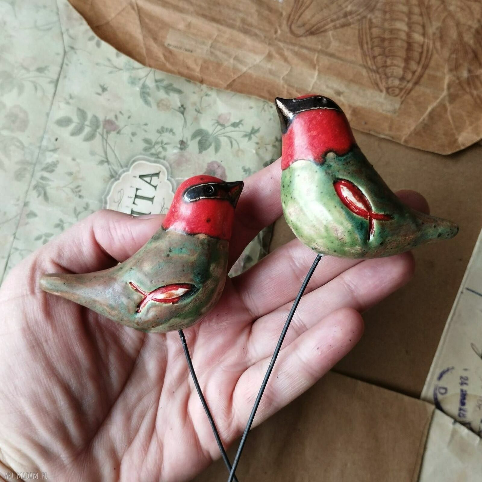 Ptaszki z czerwonymi główkami - ceramika handmade na piku