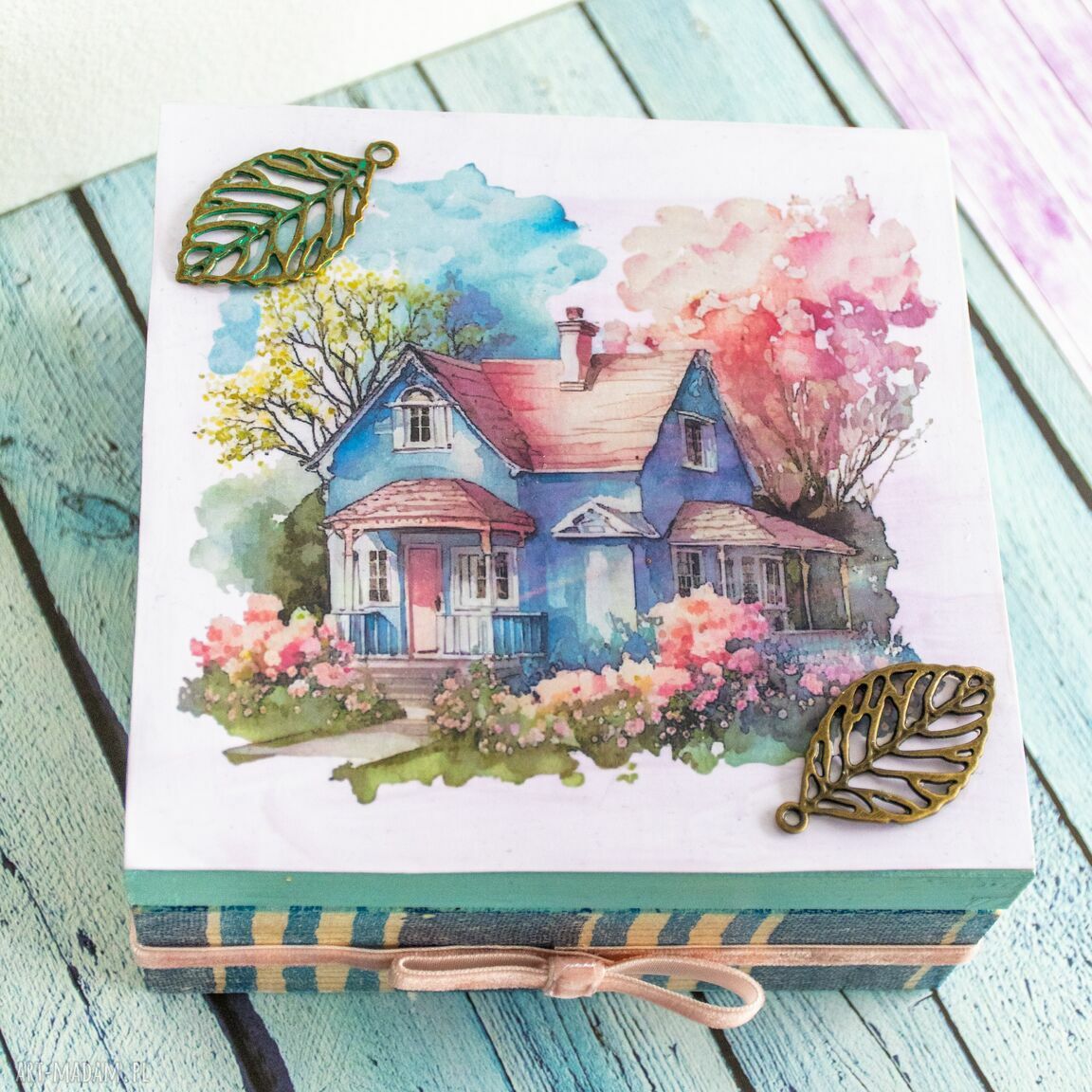 Pudełko drewniane - Wiejski domek w stylu rustykalnym (decoupage)