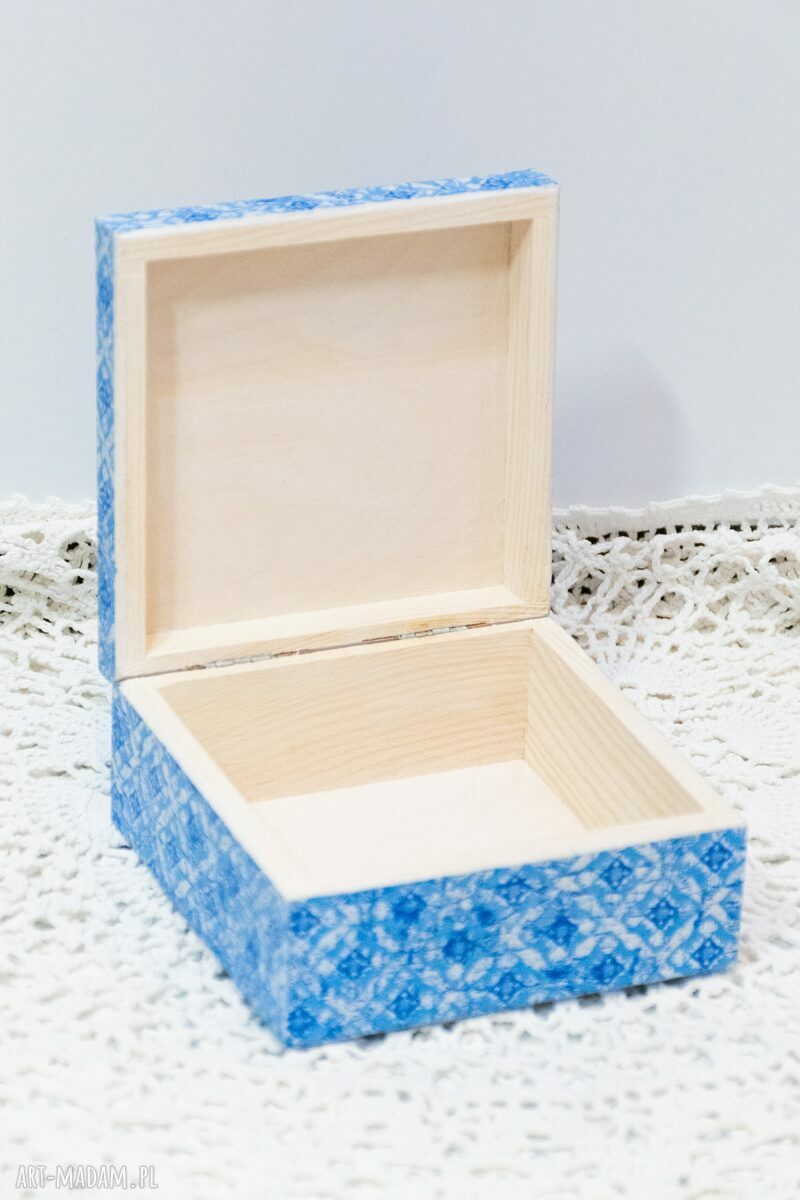 Drewniane pudełko Kotek - subtelne decoupage na skarby