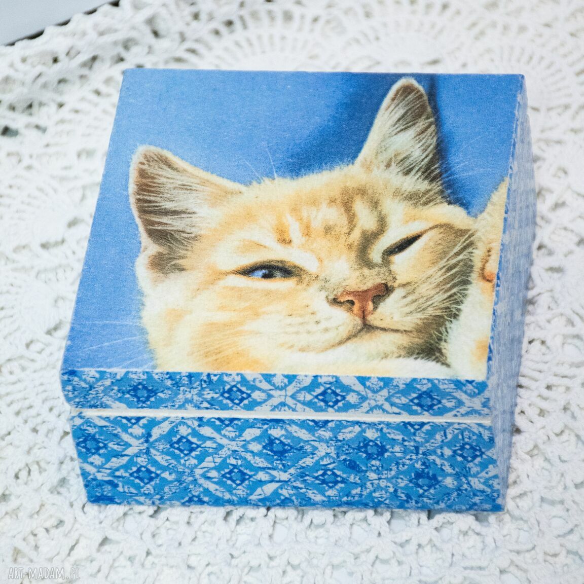 Drewniane pudełko Kotek - subtelne decoupage na skarby