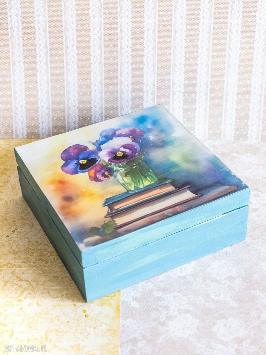 Pudełko drewniane Bratki - handmade dla nauczycielki