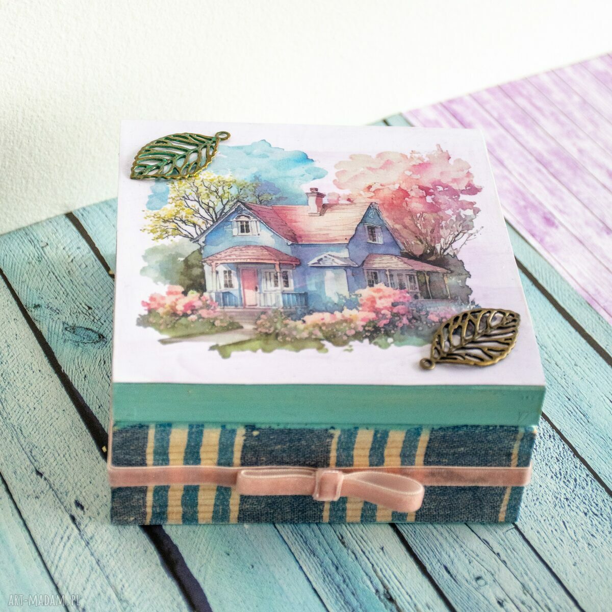 Pudełko drewniane - Wiejski domek w stylu rustykalnym (decoupage)