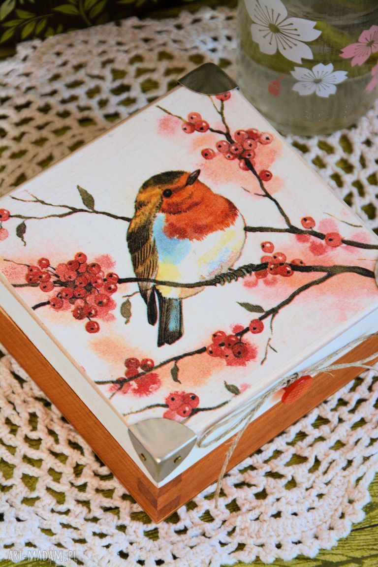 Pudełko drewniane z rudzikiem - urodzinowa szkatułka handmade