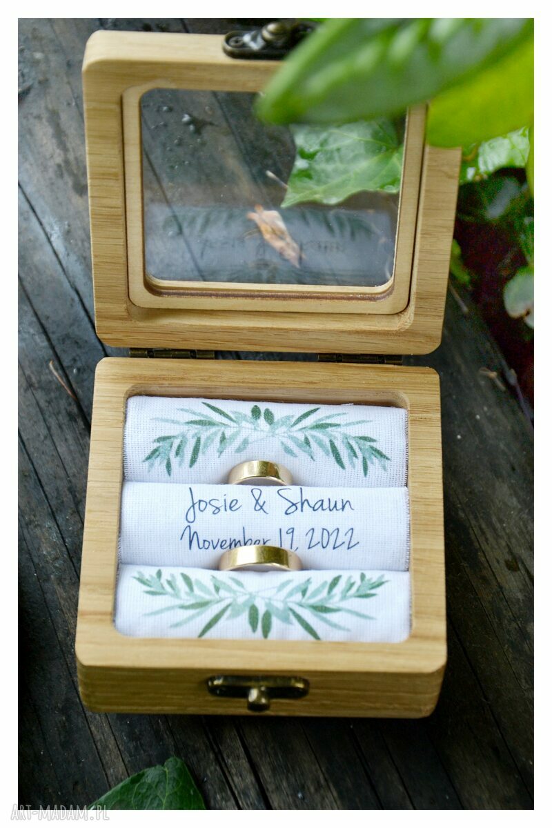 Pudełko na obrączki z szybą - personalizowana ślubna szkatułka