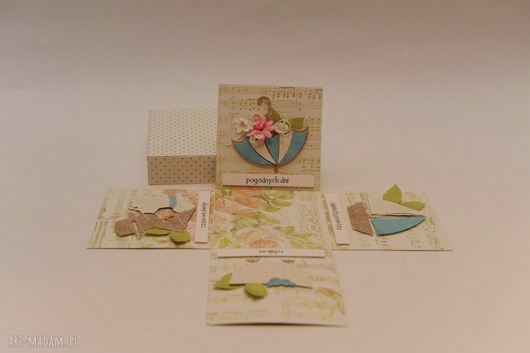 Personalizowane pudełko na urodziny na biżuterię - box 10x10x10 cm z życzeniami