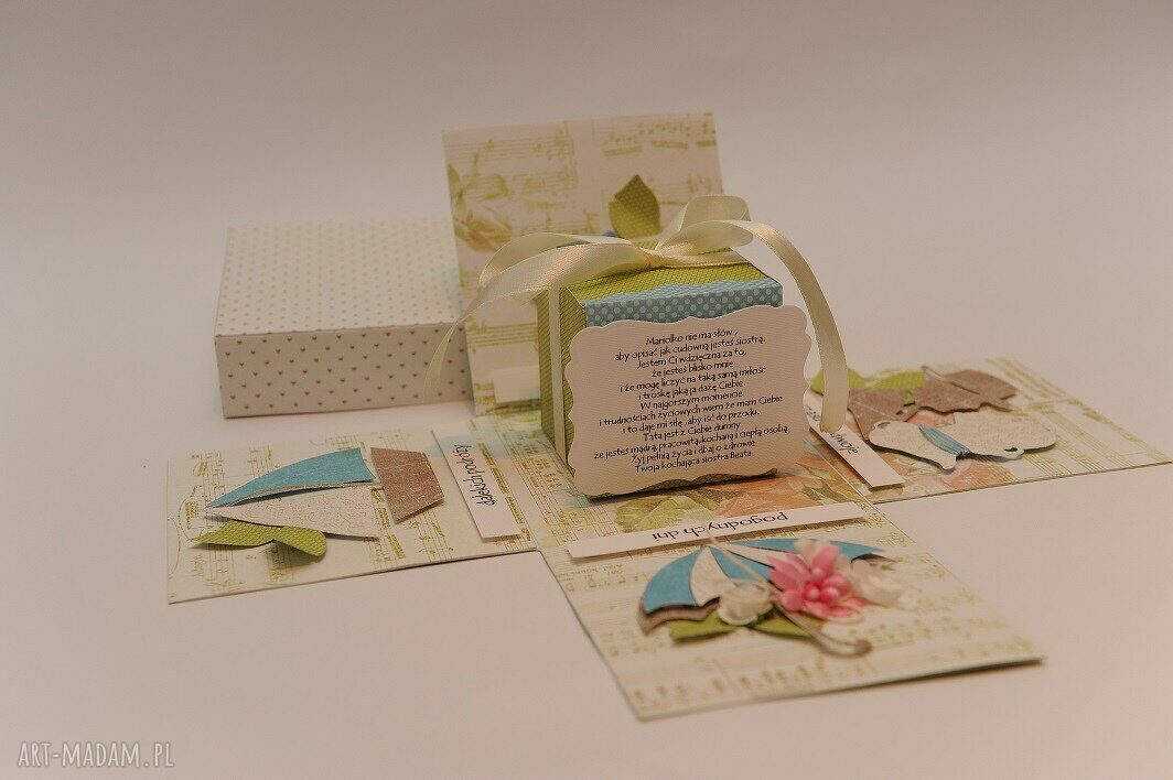 Personalizowane pudełko na urodziny na biżuterię - box 10x10x10 cm z życzeniami