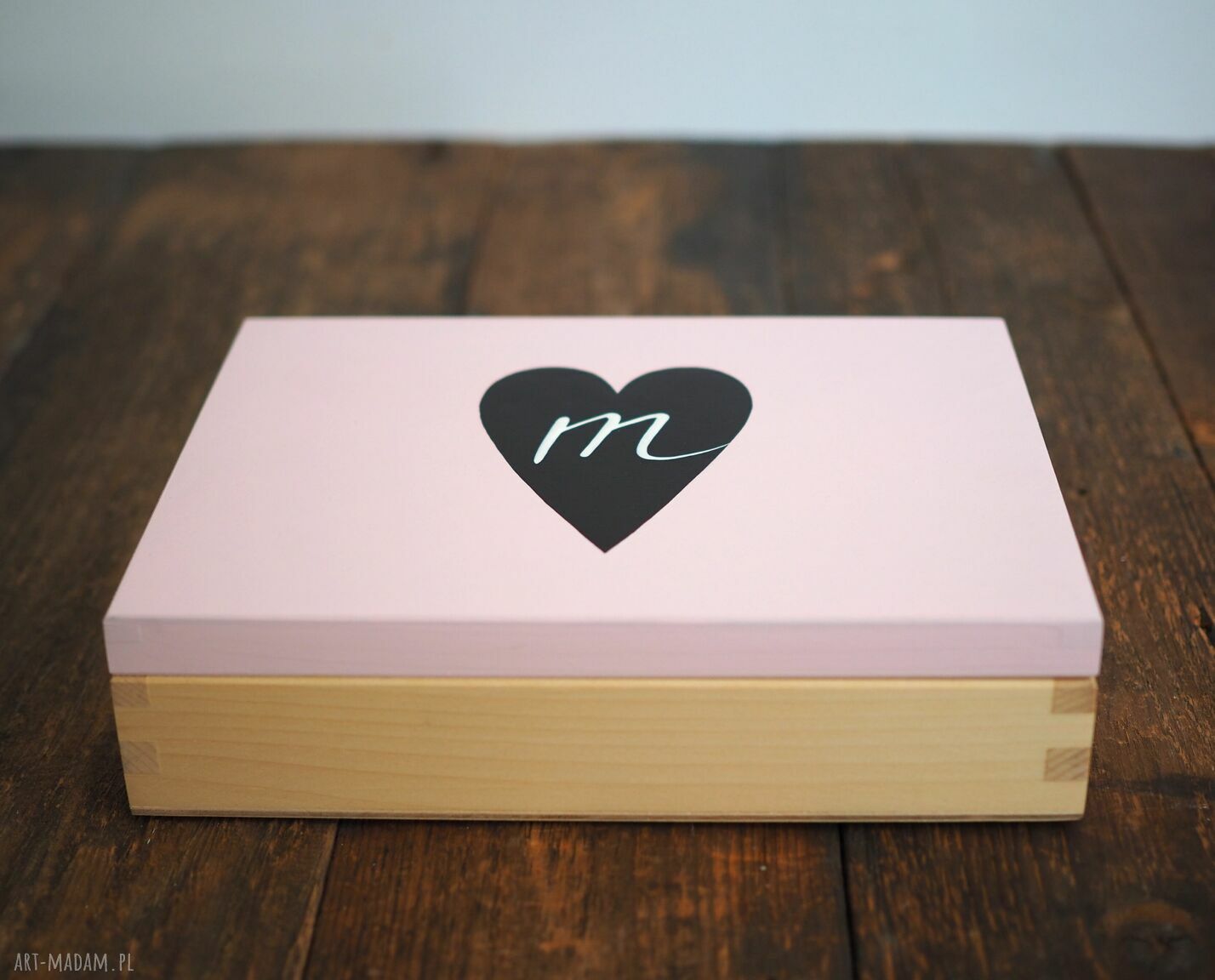 Personalizowane pudełko na zdjęcia 15x20 cm lub A5 - serce z literką