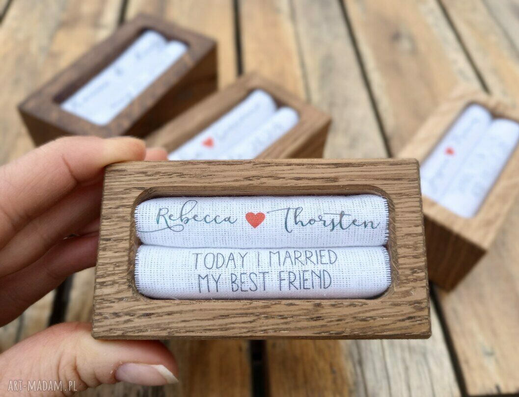 Personalizowane pudełko ślubne na obrączki z dębu