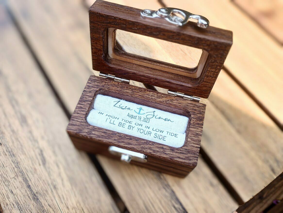 Personalizowane pudełko ślubne Tulito na obrączki z okienkiem (dąb i szkło)