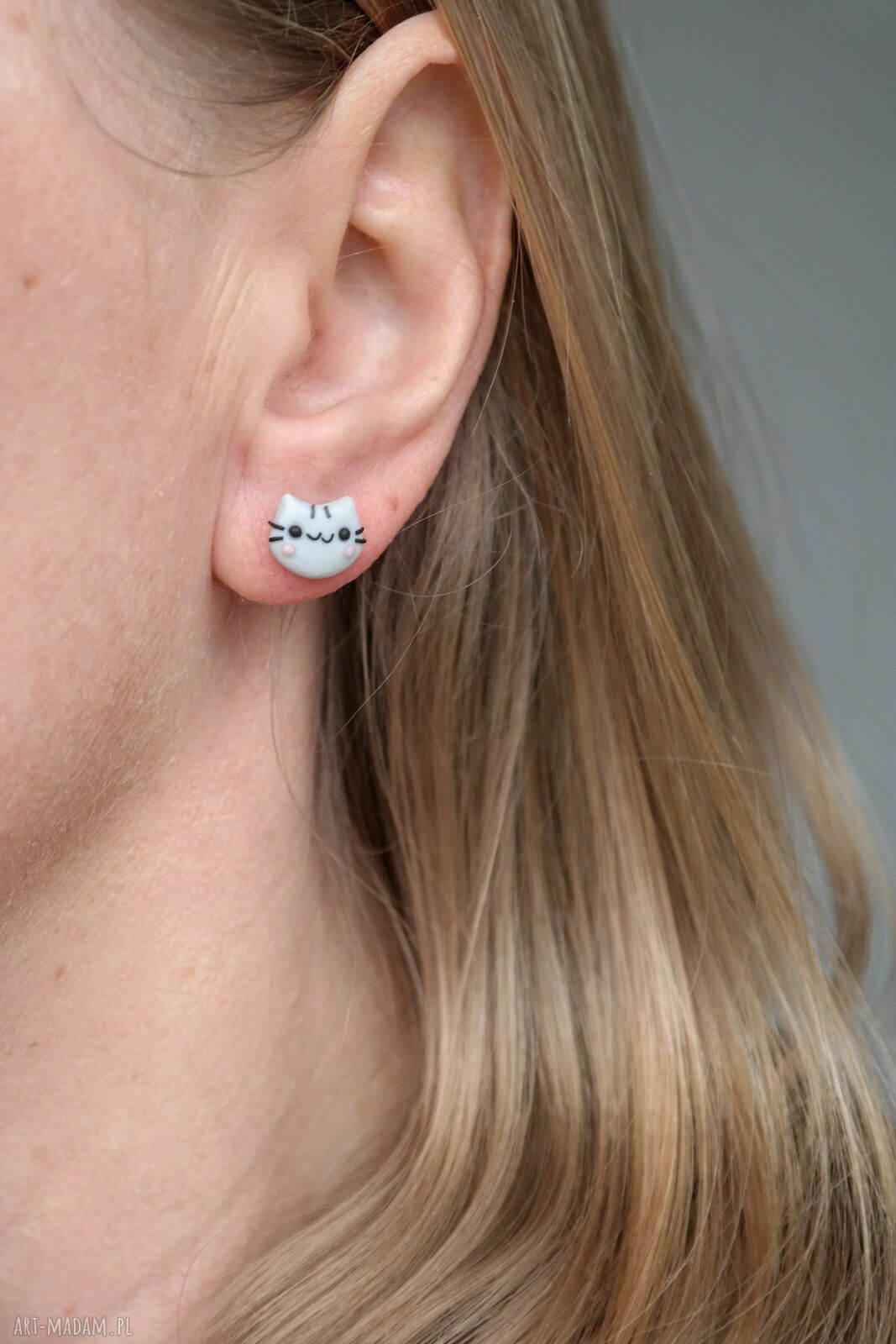 Kolczyki Pusheen z modeliny - klasyczne kotki 1 cm, lekkie i antyalergiczne wkrętki