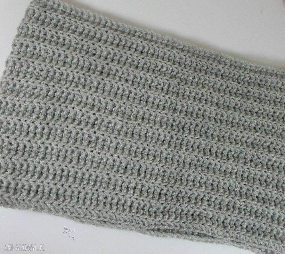 Puszysty komin akrylowy w kolorze popielatym - ciepły handmade