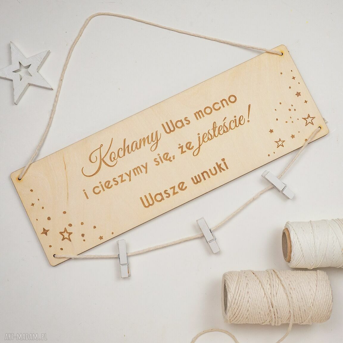 Ramka dla dziadków z klamerkami - drewniany grawer i miejsce na zdjęcia 10x15 cm