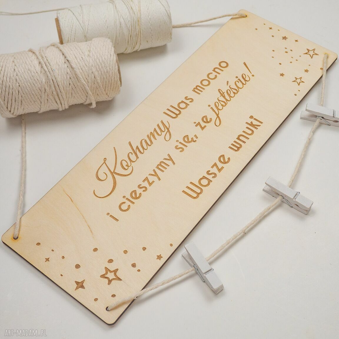 Ramka dla dziadków z klamerkami - drewniany grawer i miejsce na zdjęcia 10x15 cm