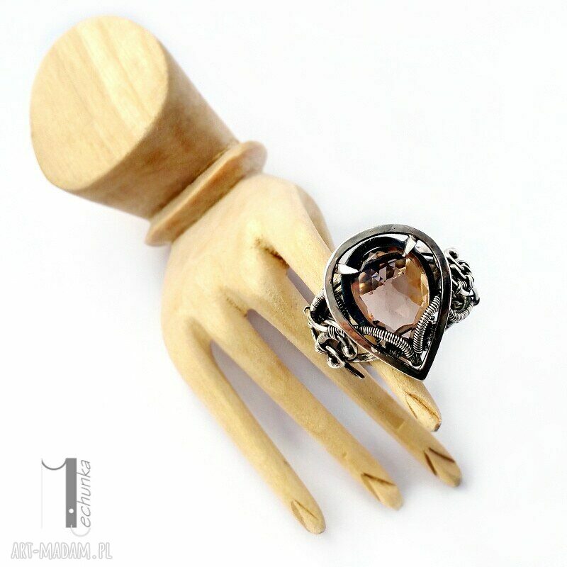 pierścionki: Ratri srebrny pierścień z kwarcem dymnym ręczne wykonanie