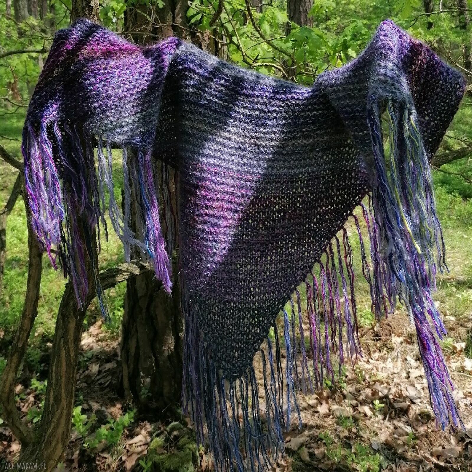 Chusta boho Lilak - ręcznie dziergana, puchata i szlachetna z merino oraz kaszmirem