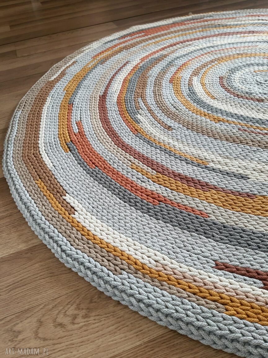 Kolorowy okrągły dywan ręcznie pleciony na szydełku (130 cm) ze sznurka bawełnianego