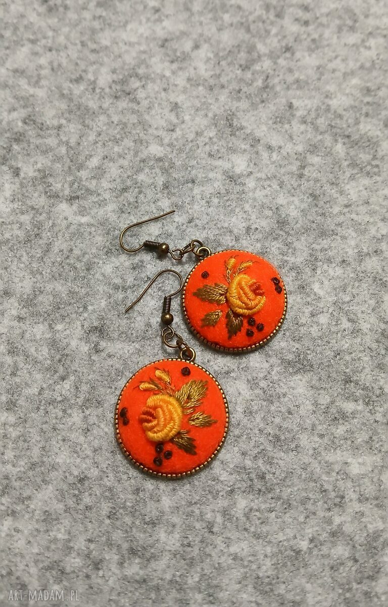 Ręcznie haftowane kolczyki Jasper na filcu boho - pomarańczowe