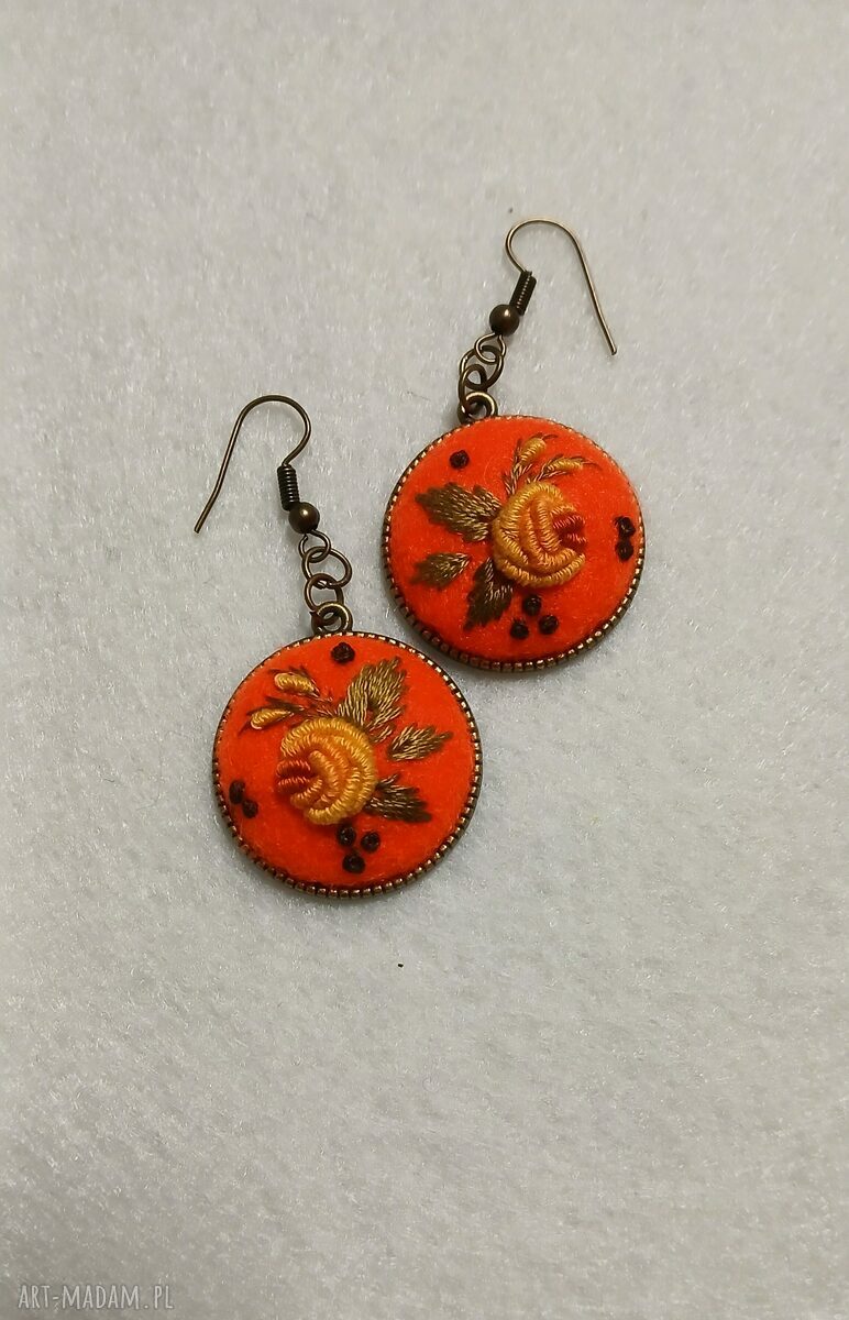 Ręcznie haftowane kolczyki Jasper na filcu boho - pomarańczowe