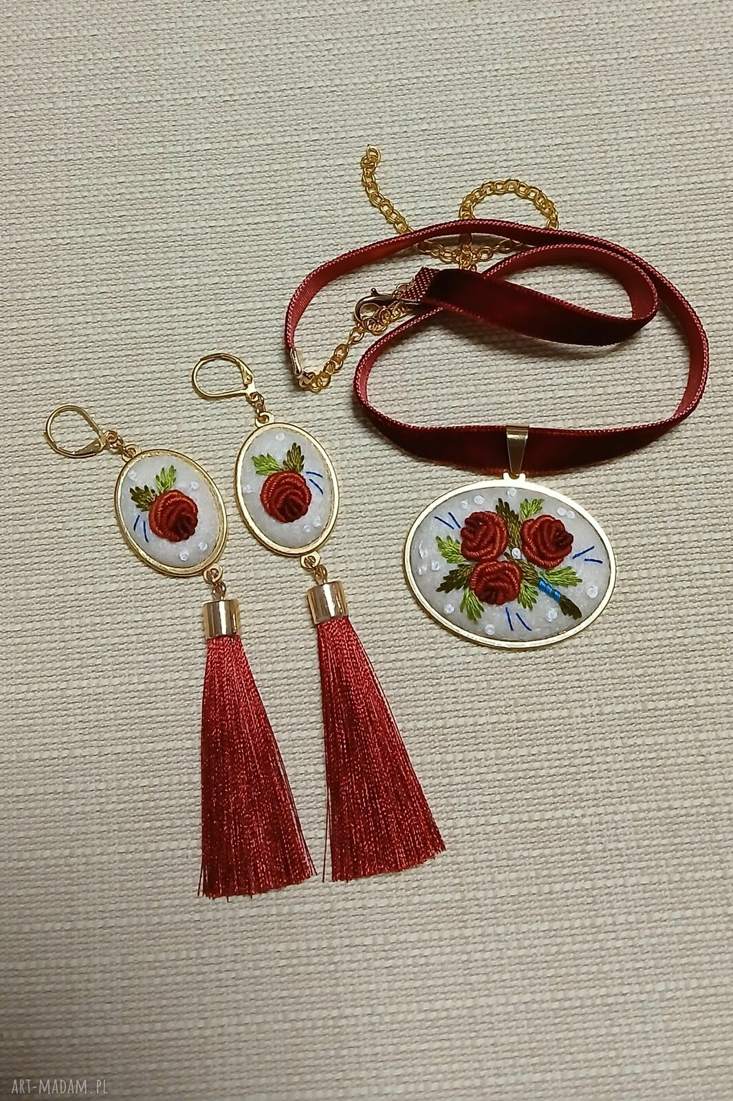 Ręcznie haftowany choker boho ze stali szlachetnej i haftu brazylijskiego