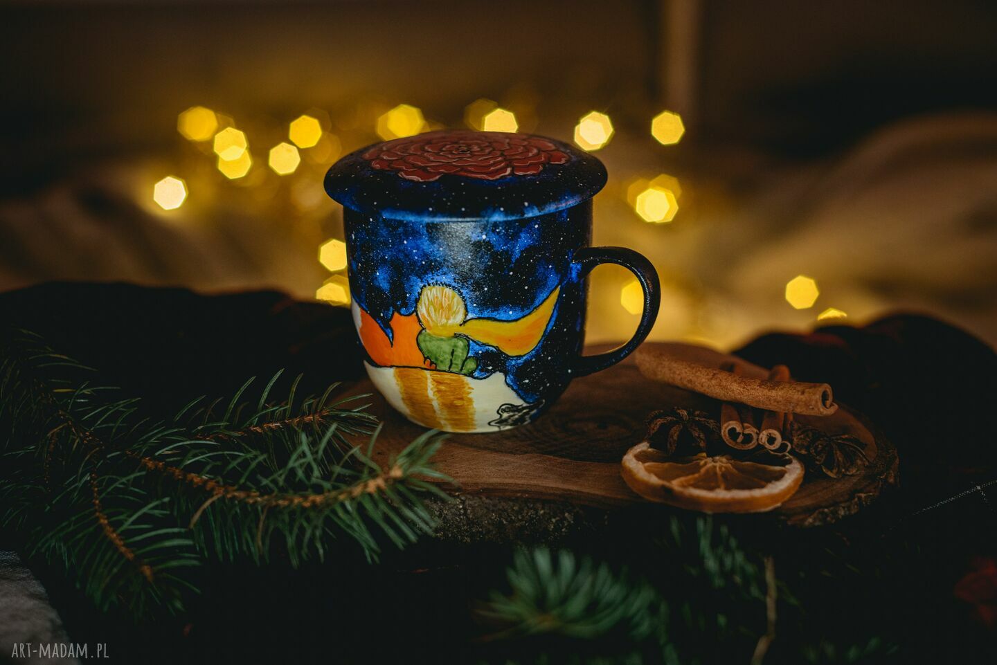 Kubek ręcznie malowany z Małym Księciem - 350 ml z pokrywką i zaparzaczem