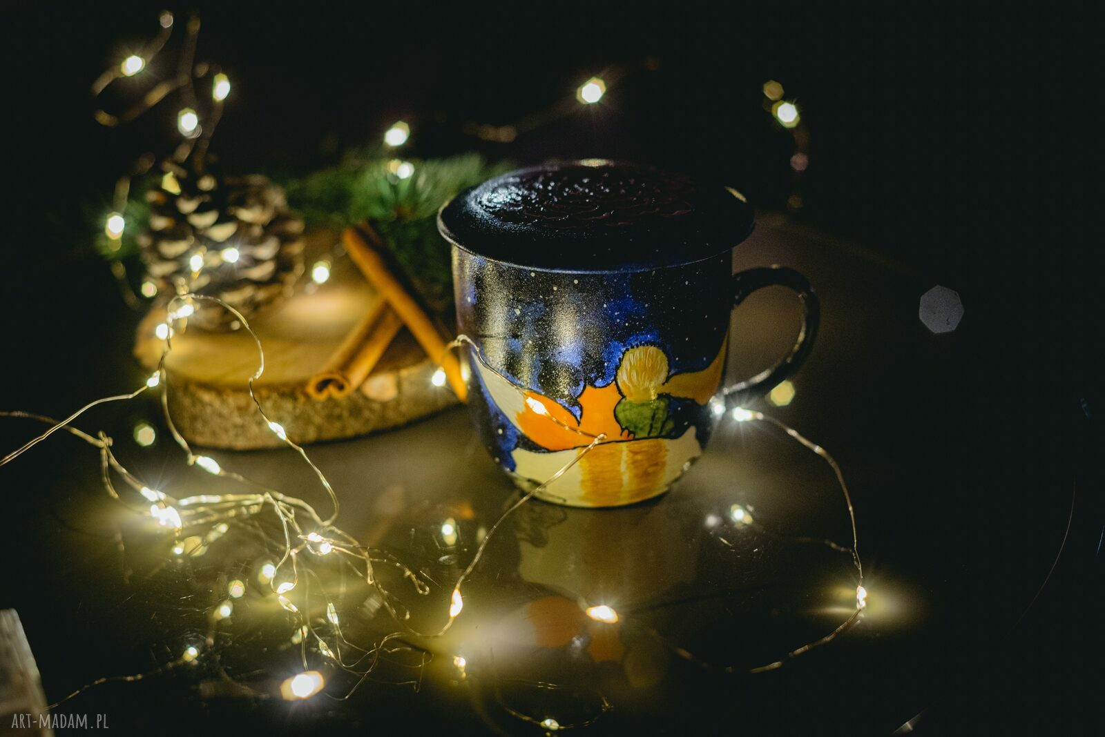 Kubek ręcznie malowany z Małym Księciem - 350 ml z pokrywką i zaparzaczem