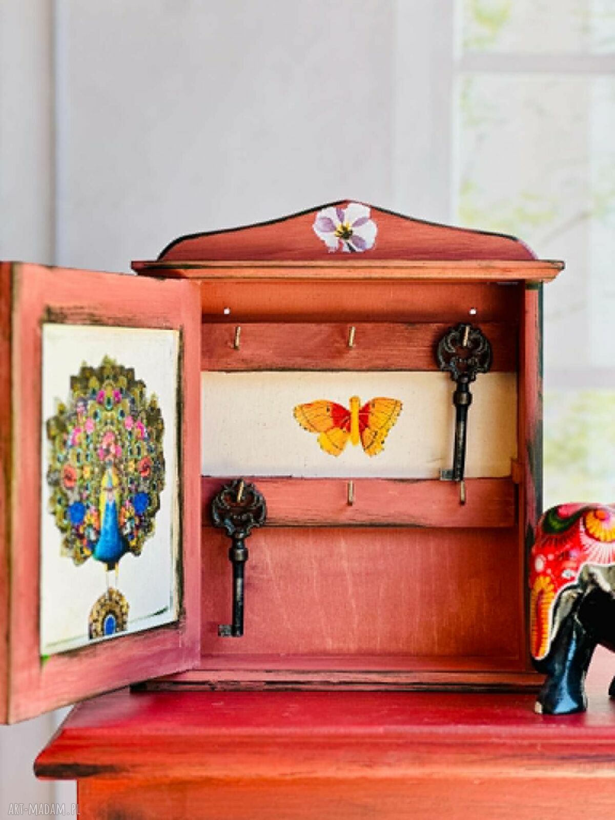 Ręcznie malowana szafka na klucze Frida Kahlo - dekoracja do przedpokoju z drewna sosnowego