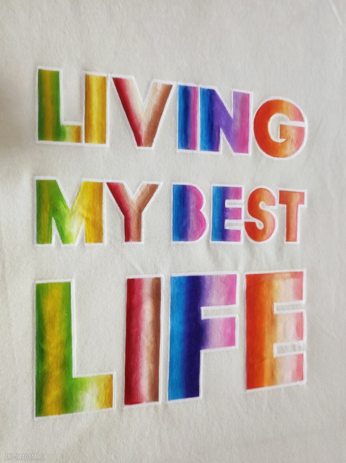 Ręcznie malowana koszulka damska z napisem TĘCZA "Living my best life"