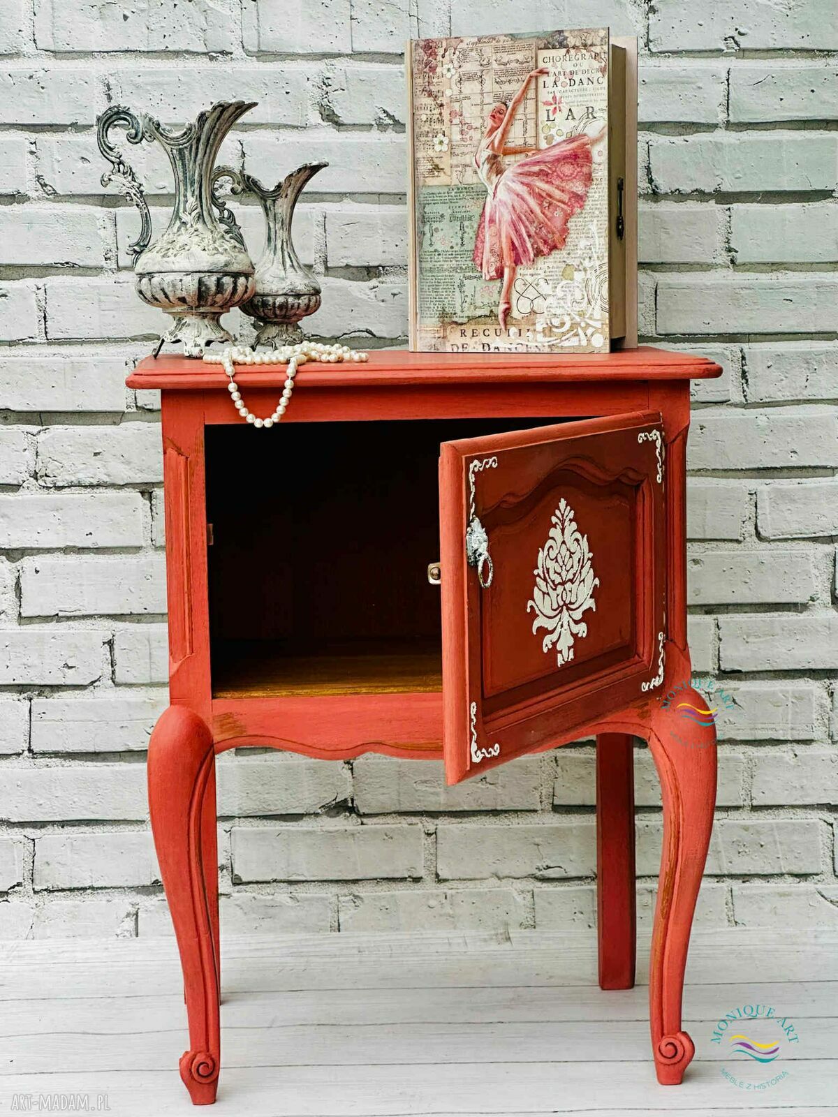 Ręcznie malowana szafka nocna shabby chic - Scandinavian Pink z ludwikowskimi dekorami