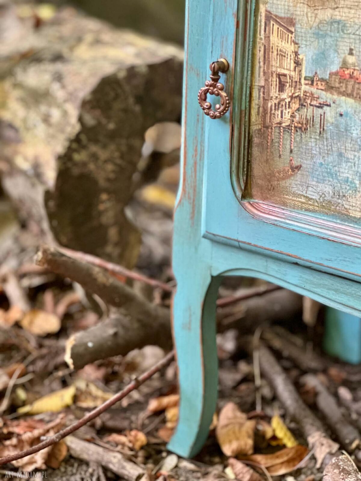 Ręcznie malowana szafka w stylu shabby chic - Wenecja