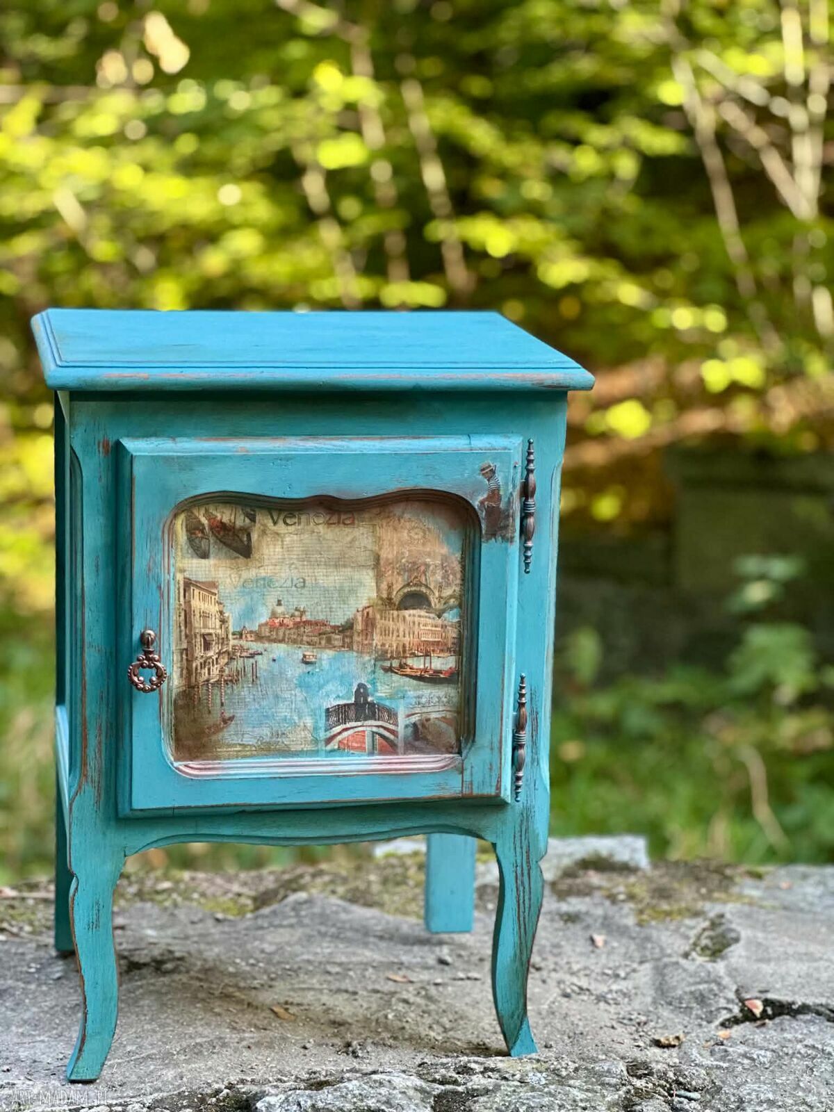 Ręcznie malowana szafka w stylu shabby chic - Wenecja