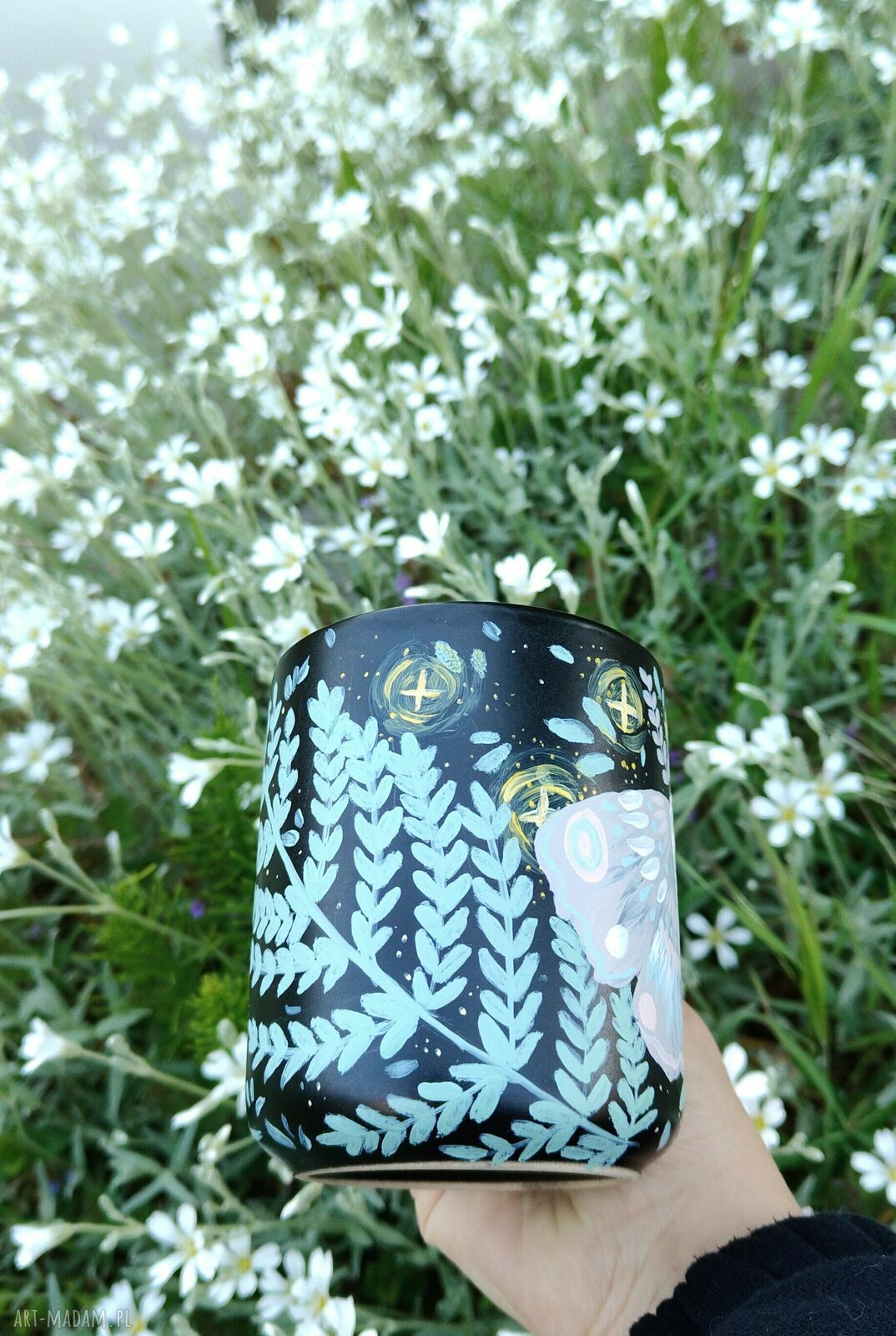 Ręcznie malowany kubek ćma, paprotka i księżyc - 400 ml
