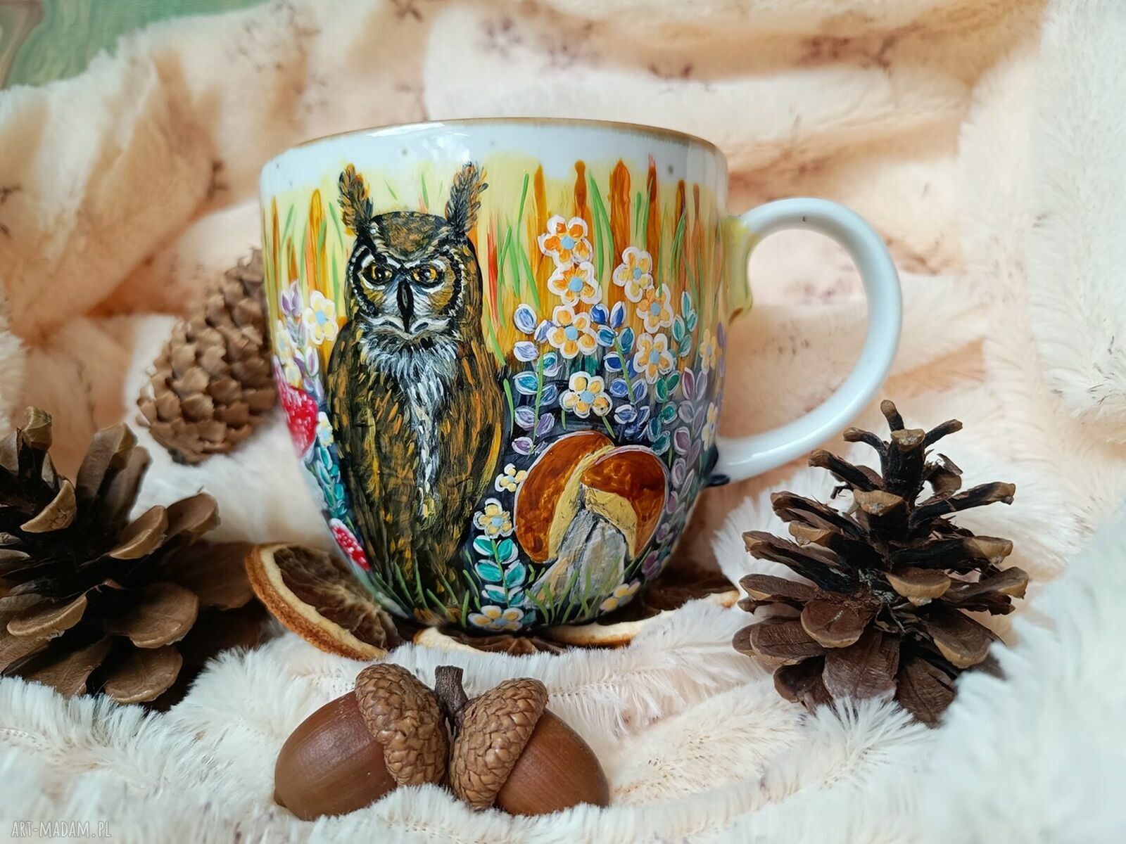 Ręcznie malowany duży kubek z sową i magicznym lasem 480 ml