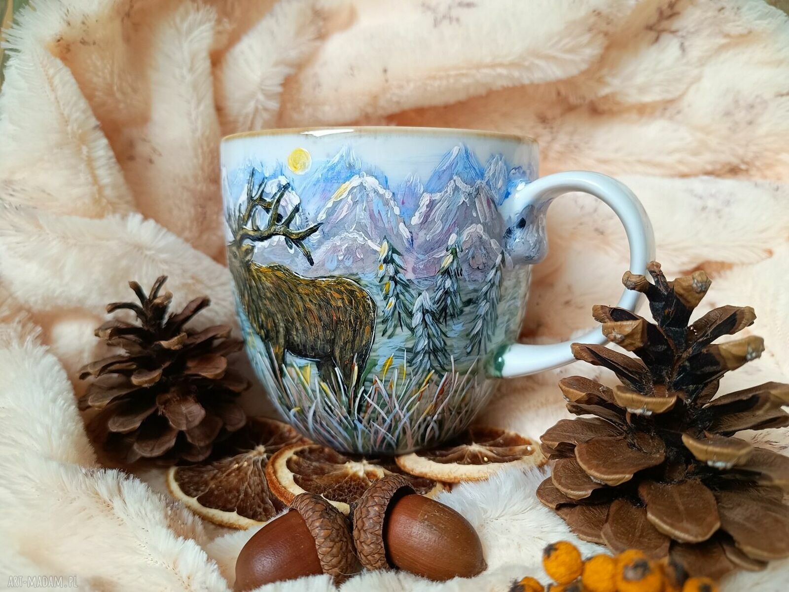 Ręcznie malowany kubek porcelanowy Jeleń górski - pejzaż 480 ml