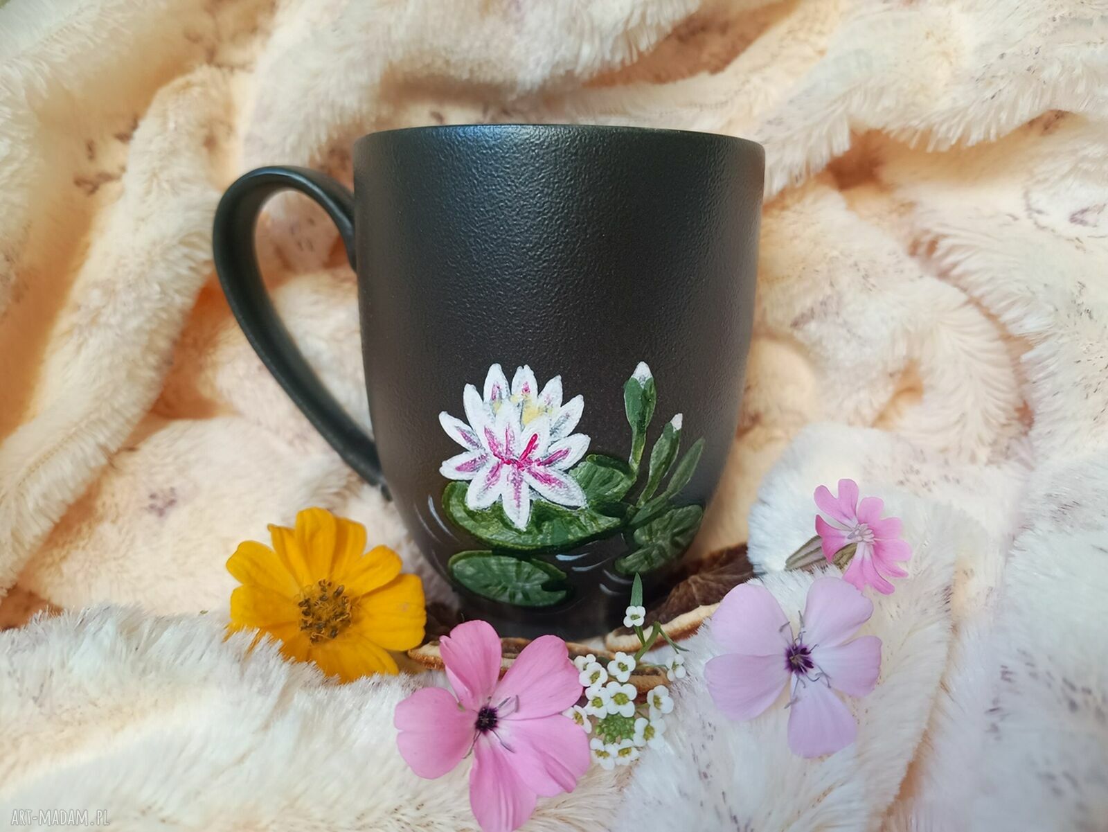 Kubek z ważką i nenufarami - ręcznie malowana porcelana 400 ml