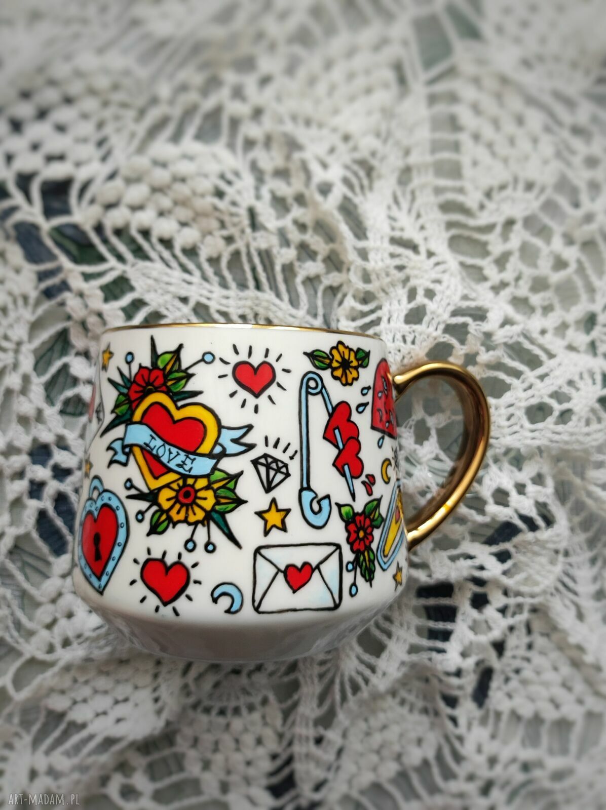 Ręcznie malowany kubek serce Tattoo - porcelana 460 ml