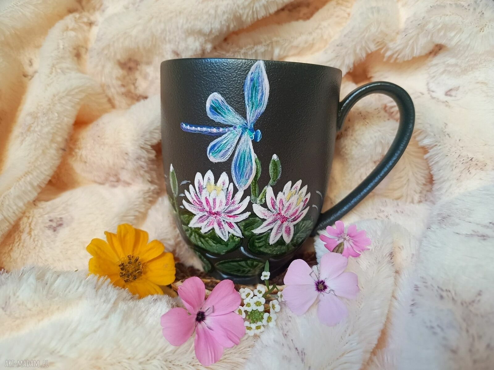 Kubek z ważką i nenufarami - ręcznie malowana porcelana 400 ml
