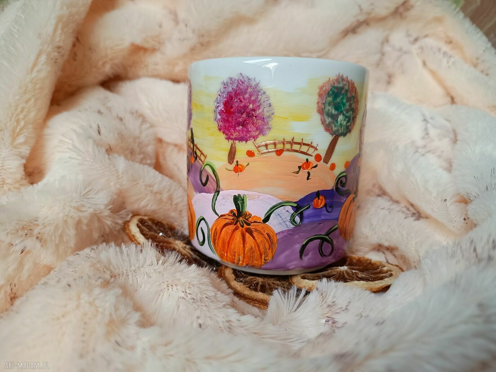 Ręcznie malowany kubek z porcelany Dyniowe żniwa 270 ml