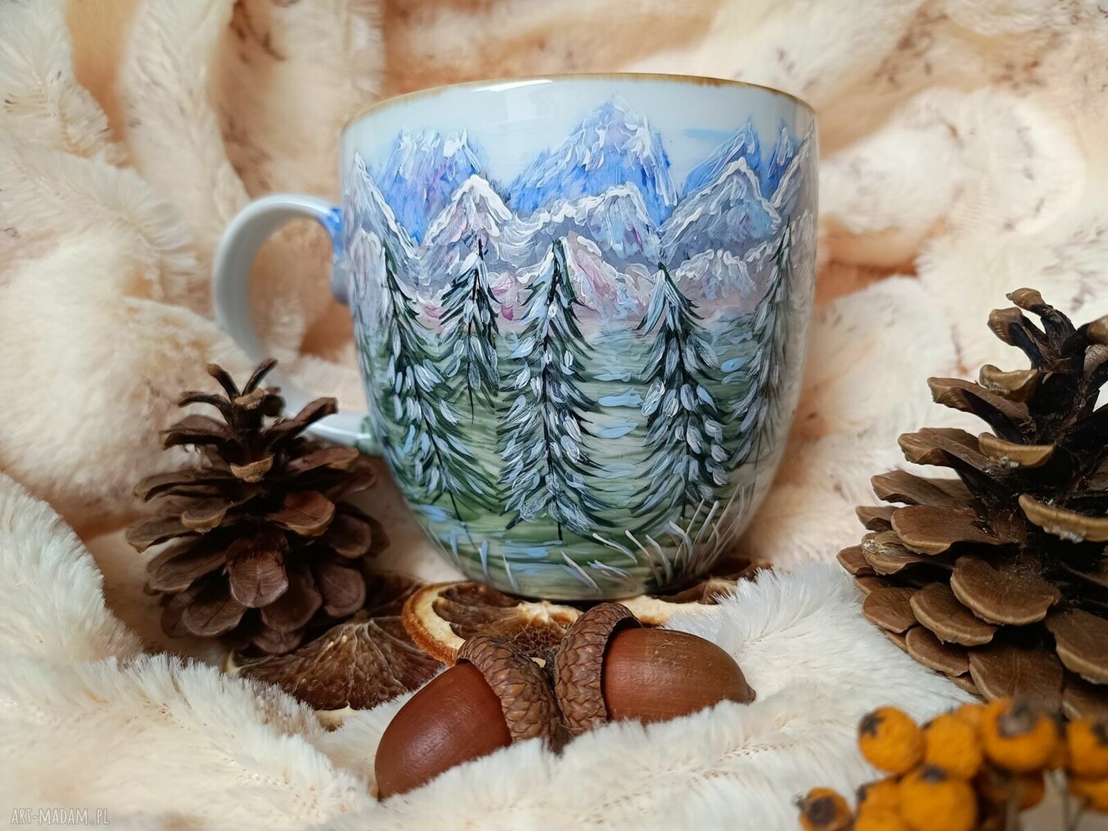 Ręcznie malowany kubek porcelanowy Jeleń górski - pejzaż 480 ml