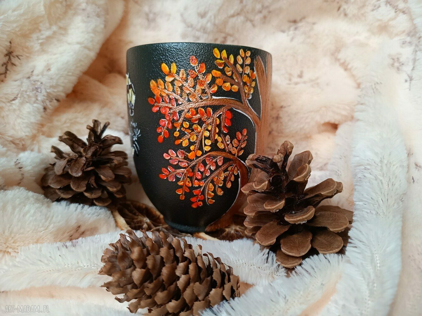 Ręcznie malowany kubek z kotami na nocnym niebie 400 ml