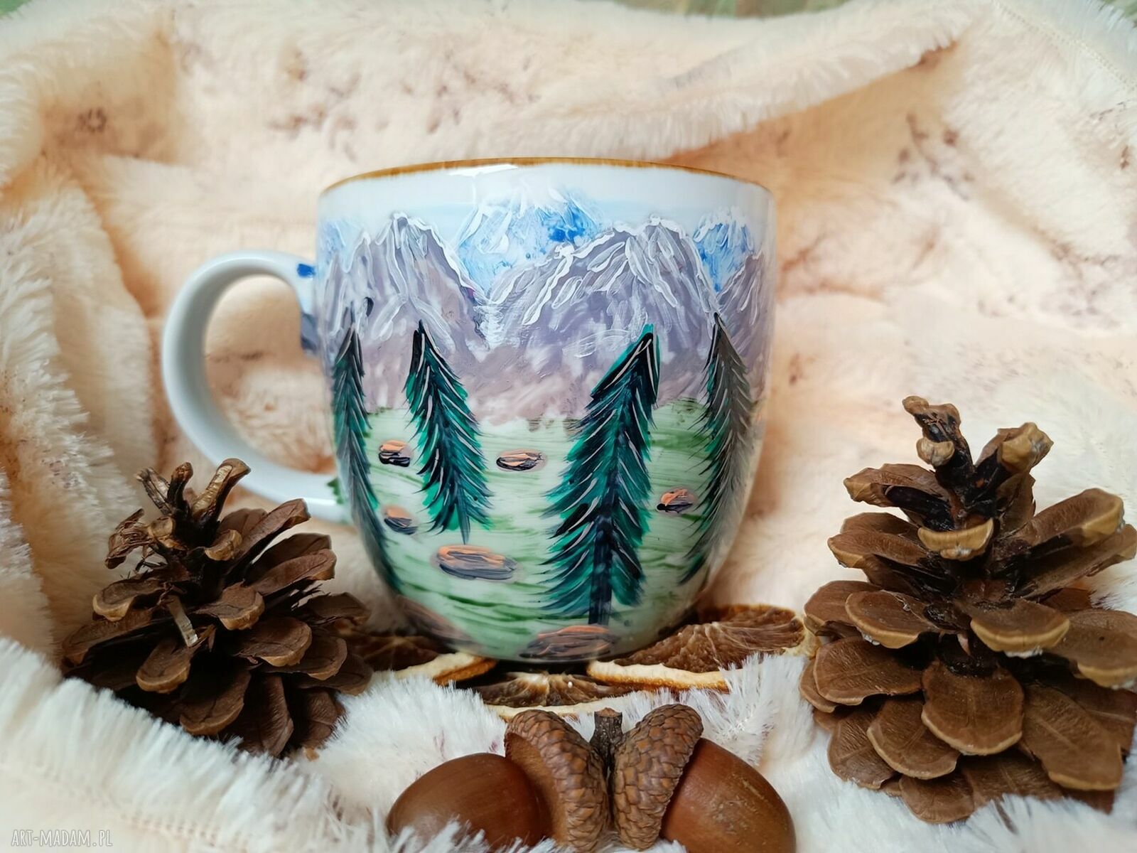 Ręcznie malowany kubek porcelanowy 480 ml - Dzikie marchewki i szop