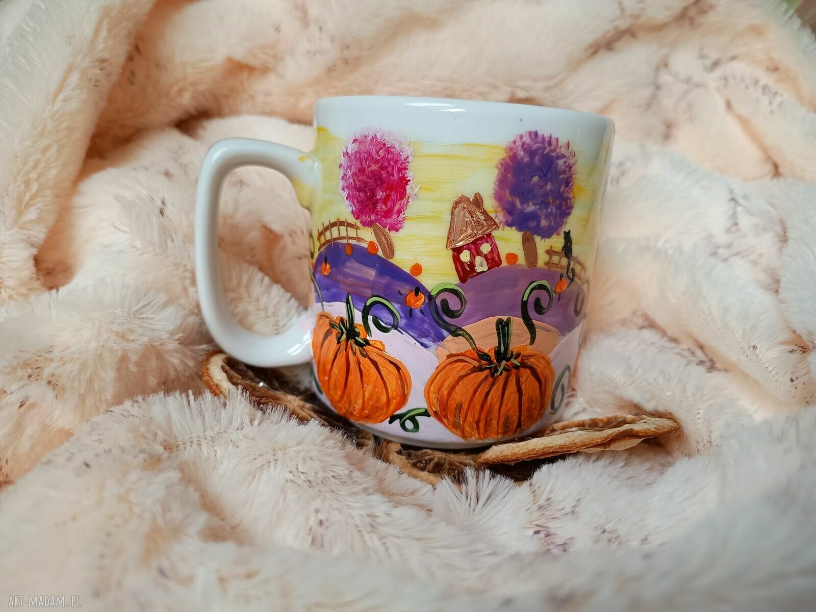 Ręcznie malowany kubek z porcelany Dyniowe żniwa 270 ml