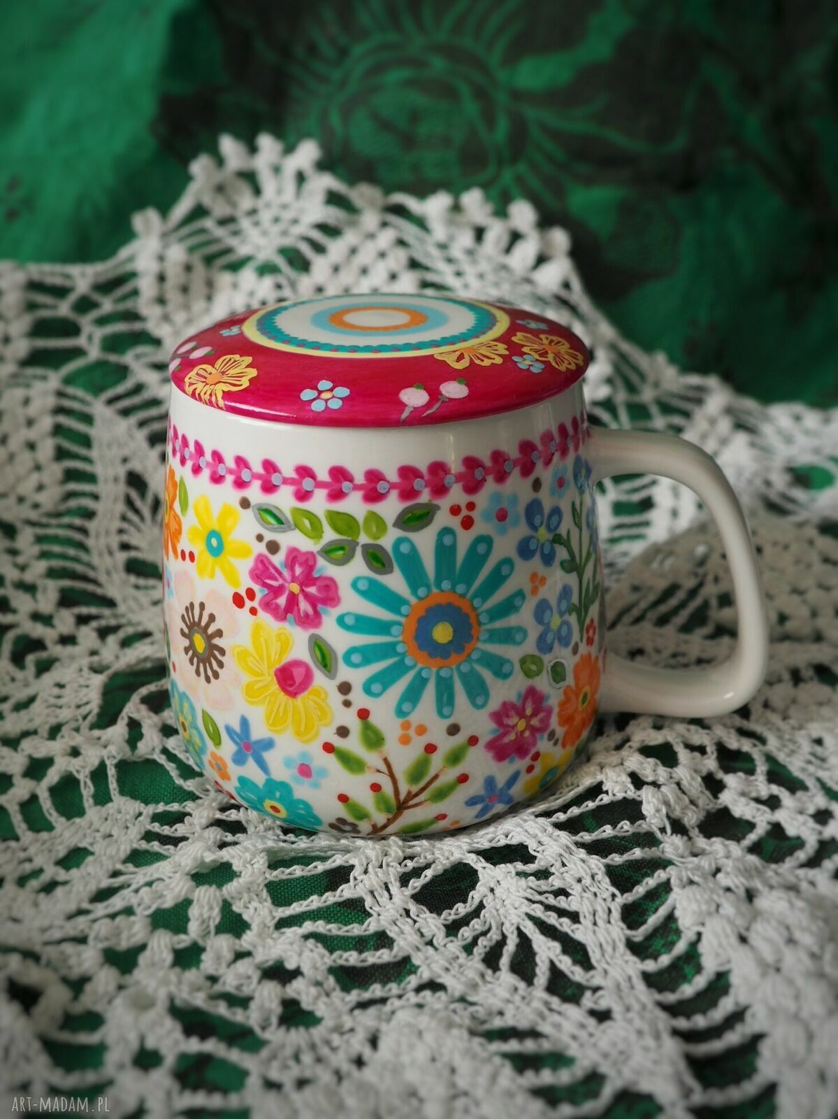 Ręcznie malowany kubek z sitkiem i pokrywką FOLK Pink