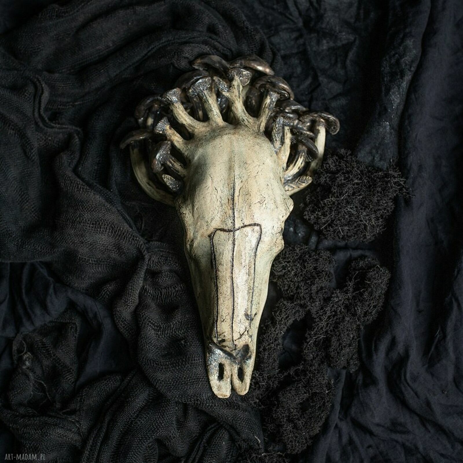 Ręcznie modelowana rzeźba ceramiczna „Reborn Without Harm”