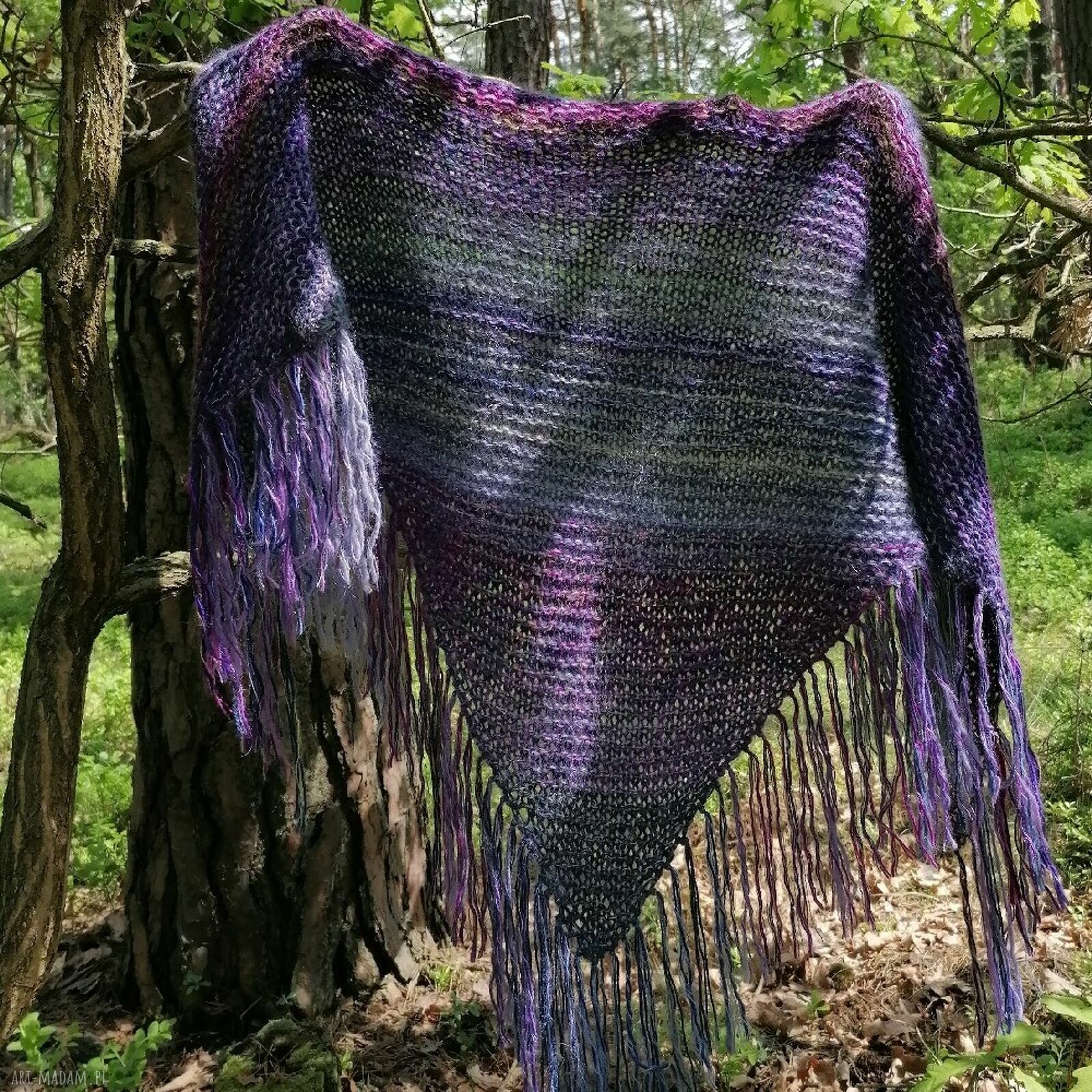 Chusta boho Lilak - ręcznie dziergana, puchata i szlachetna z merino oraz kaszmirem