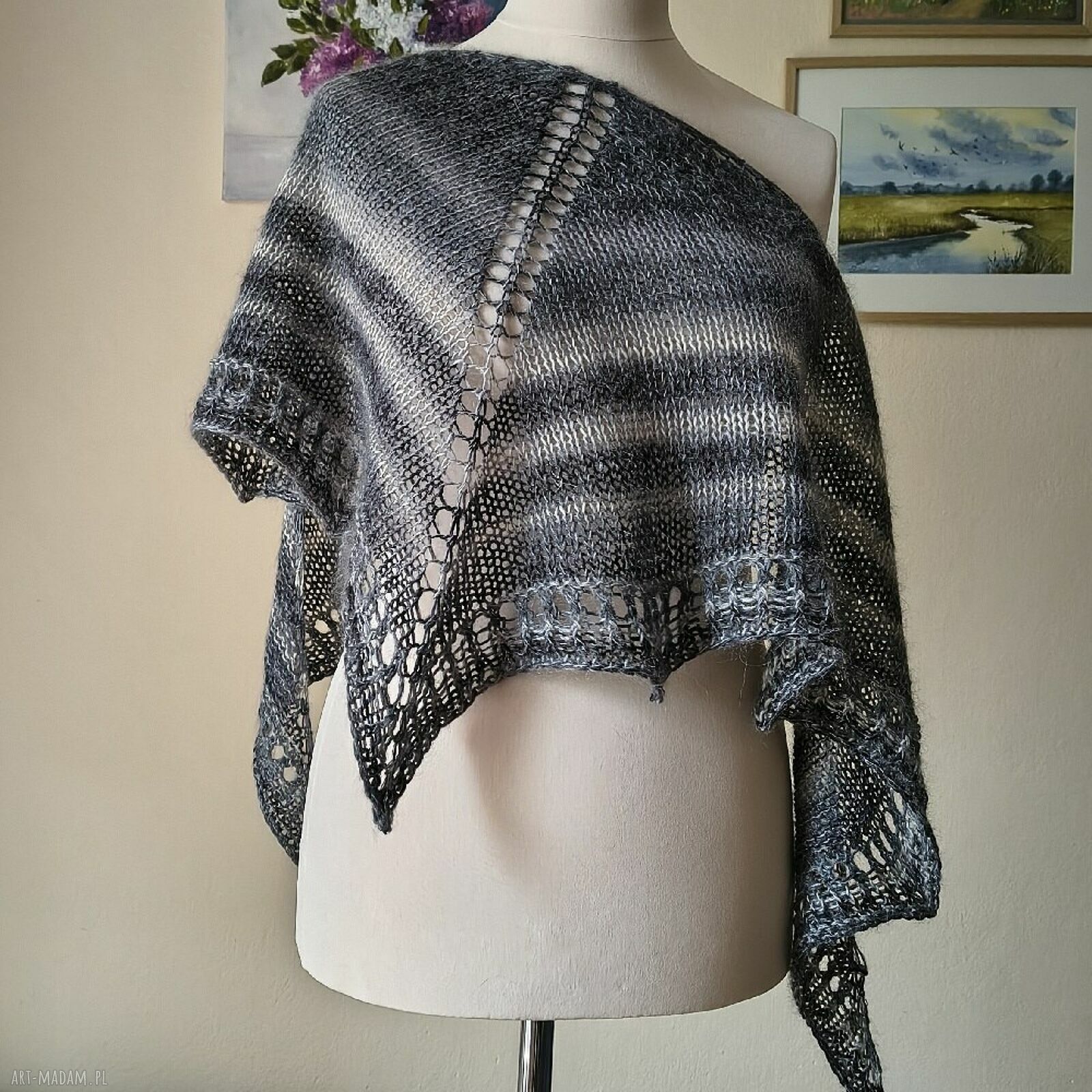 Puchata szara chusta handmade z jedwabiem, moherem i wełną merino