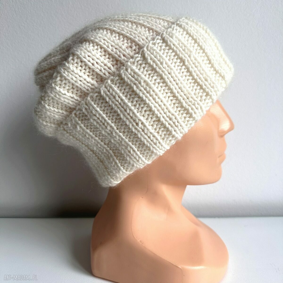 Ręcznie robiona czapka beanie MIRA - merino z moherem i jedwabiem w kolorze ecru