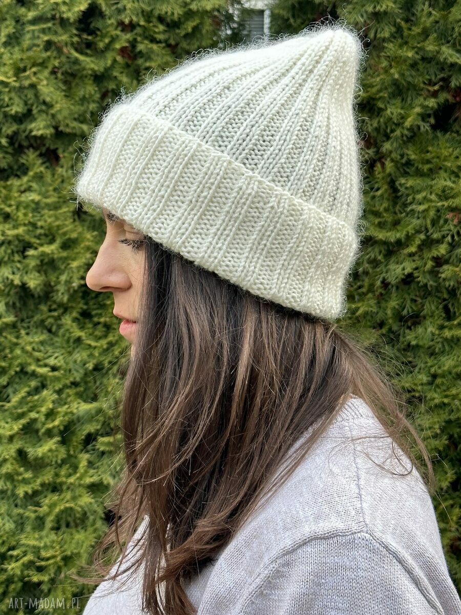 Ręcznie robiona czapka beanie MIRA - merino z moherem i jedwabiem w kolorze ecru