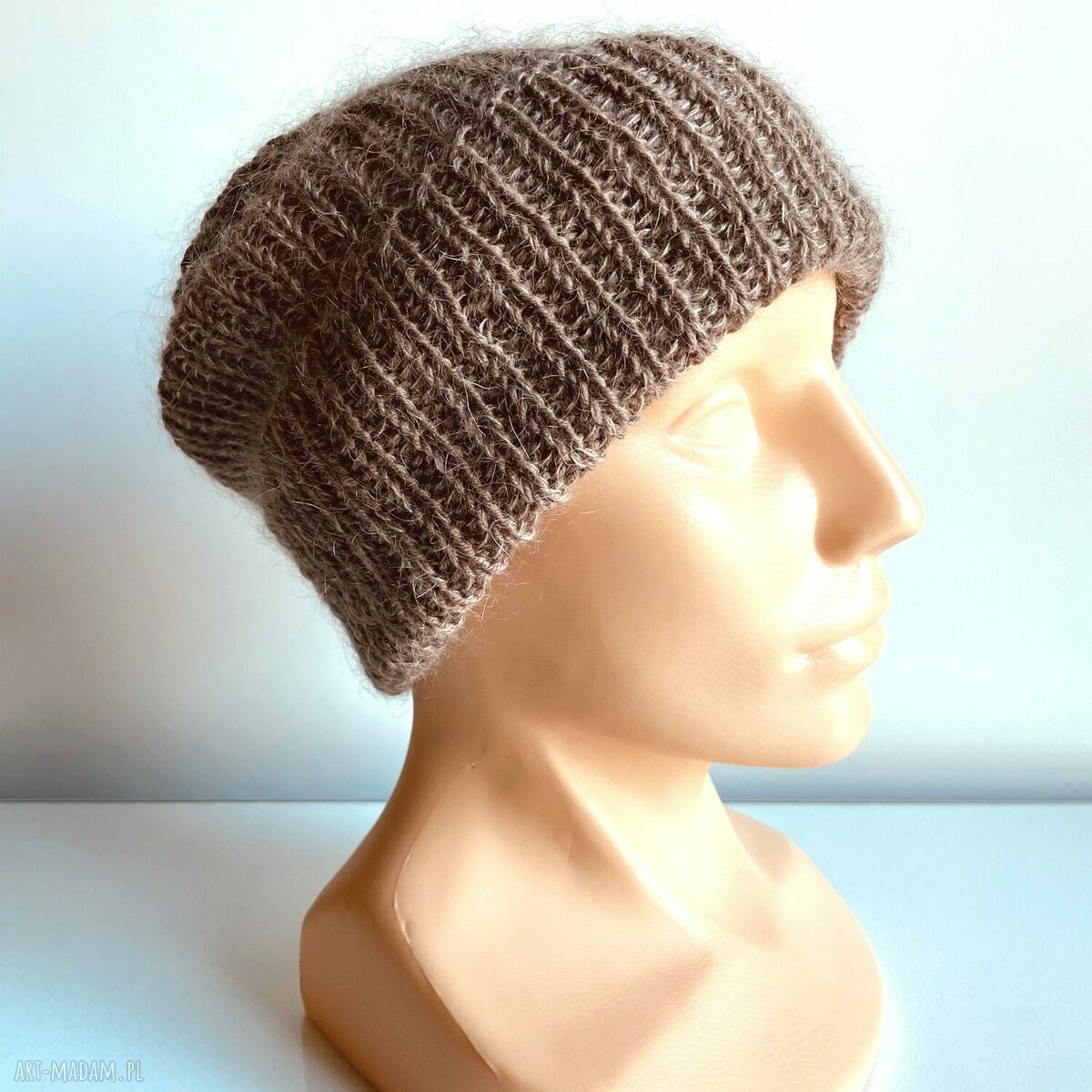 Wywijana beżowa czapka beanie AUREA z baby merino, moherem i jedwabiem